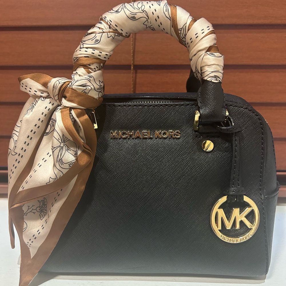 Michael Kors Satchel Leather Bag 🖤